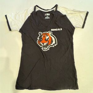 NFL Bengals Women's Black and White Vneck Tee Medium